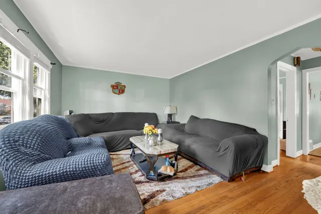 $2,100 | 9427 South Utica Avenue, Evergreen Park, IL 60805