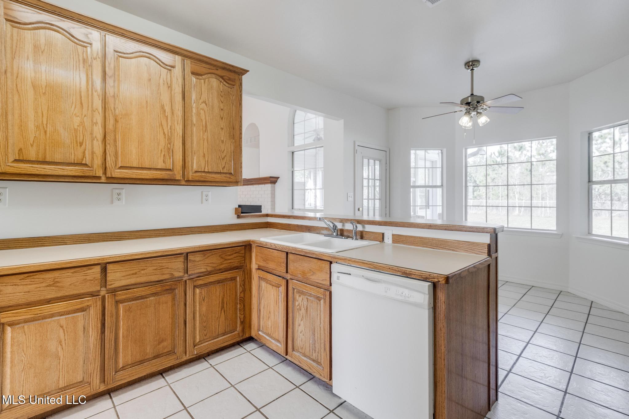 5551 Carter Road Ocean Springs, MS 39564 - Photo 16 of 47 IMG_9945