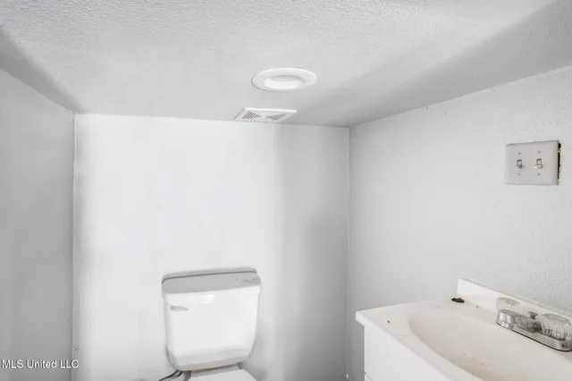 $499,900 | 5551 Carter Road, Ocean Springs, MS 39564