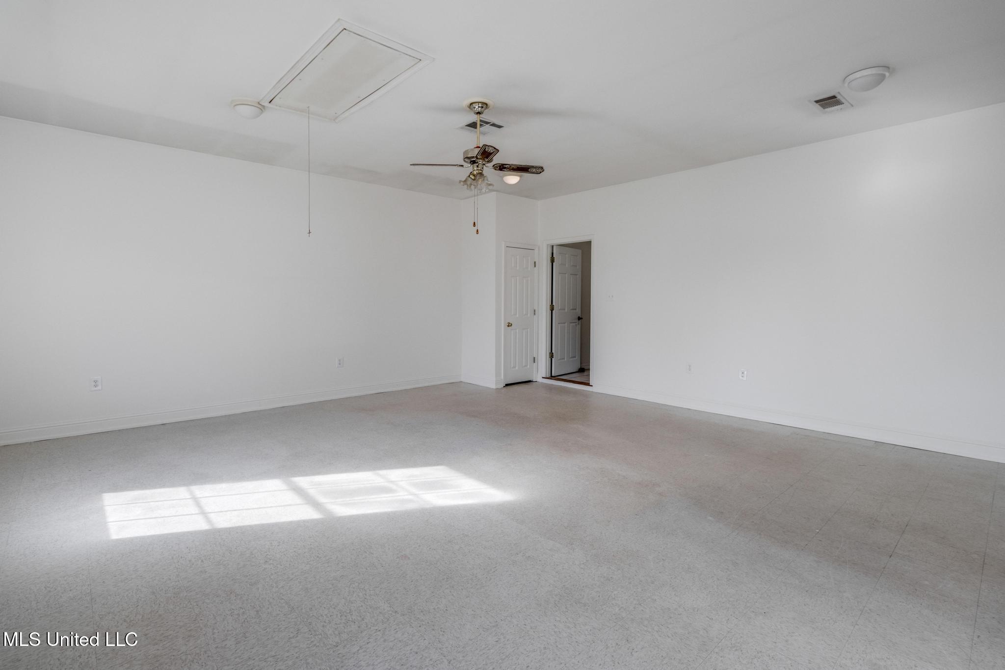 5551 Carter Road Ocean Springs, MS 39564 - Photo 9 of 47 IMG_0003