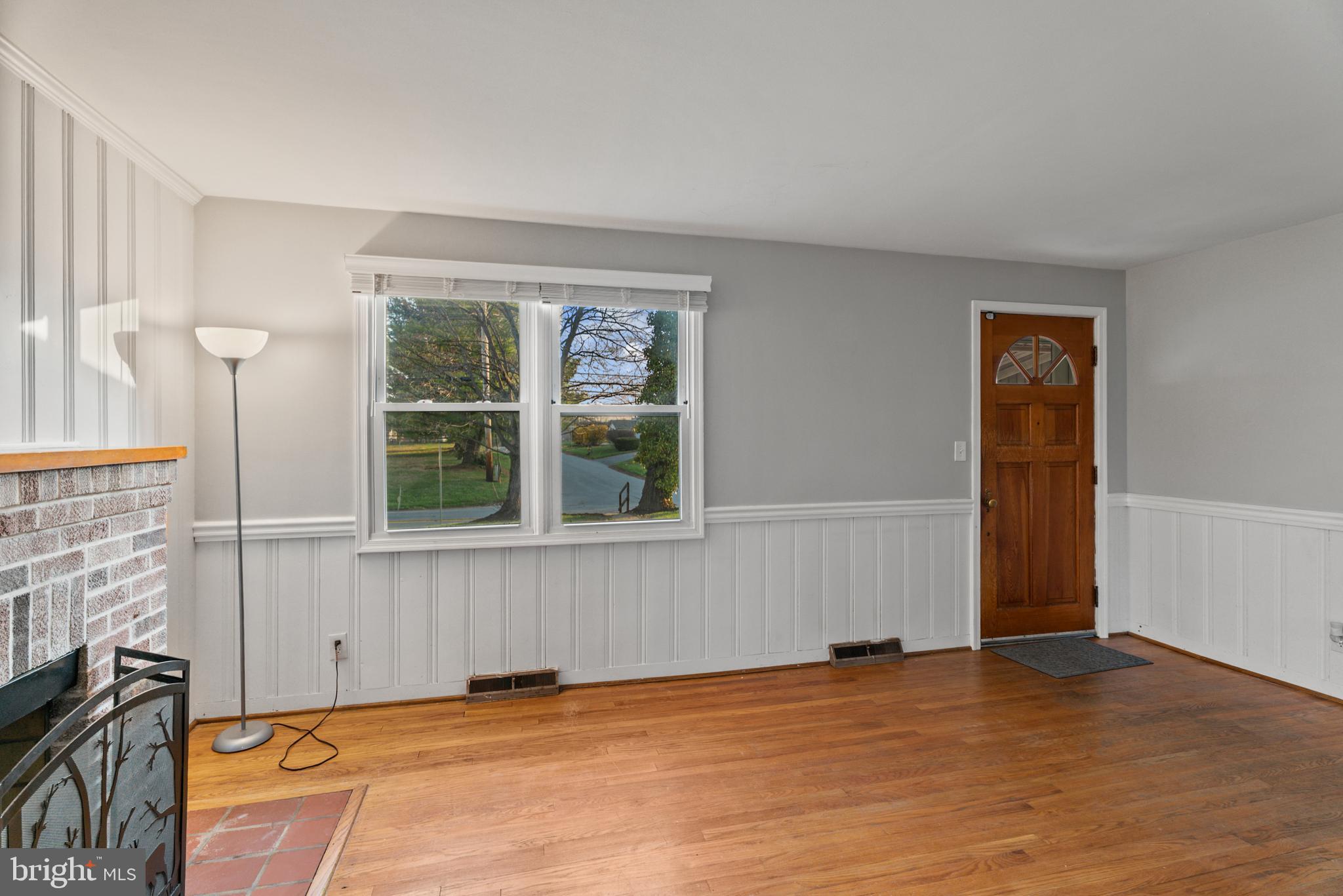 4400 Bartholow Road Sykesville, MD 21784 - Photo 12 of 45 living room gorgeous floors