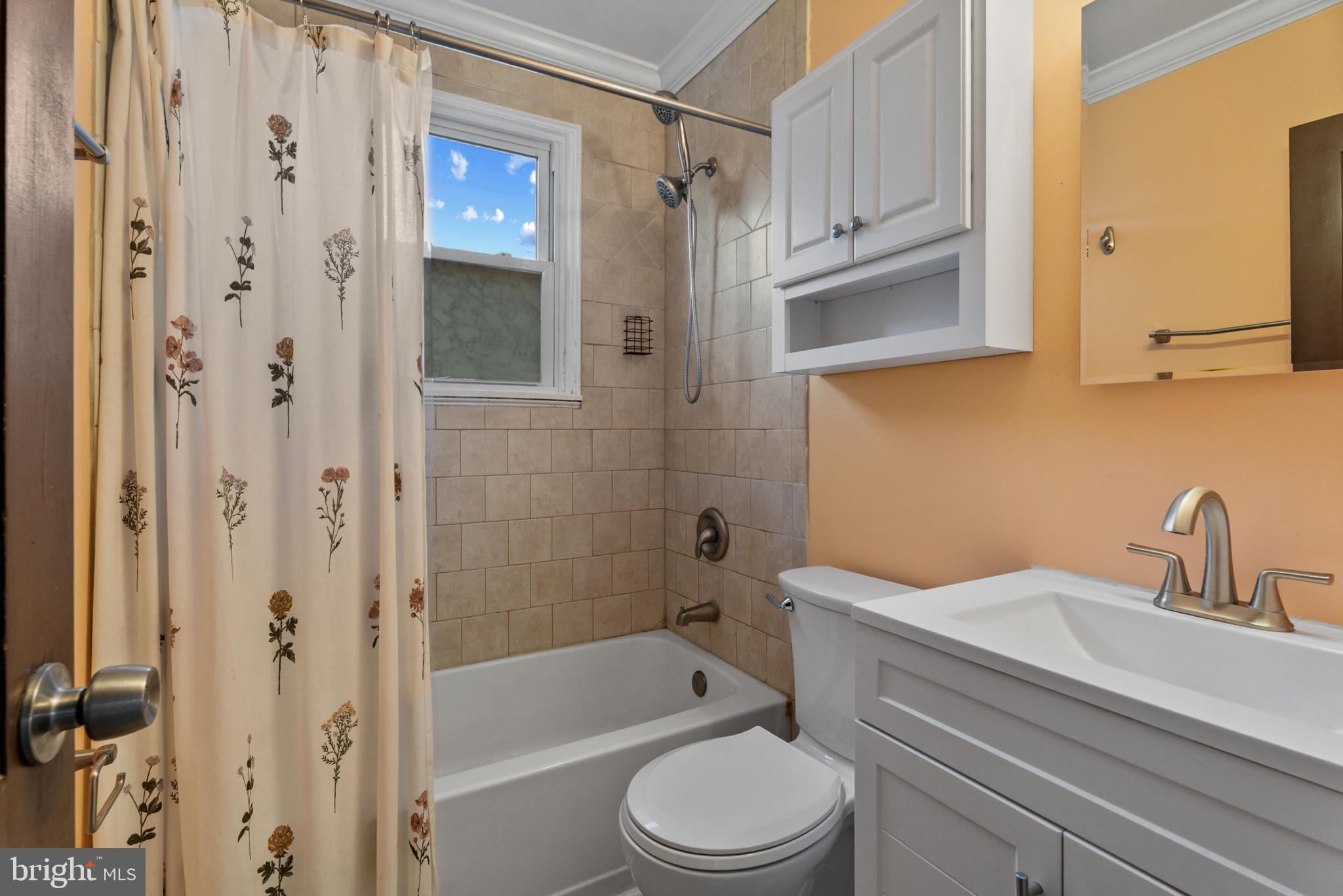 4400 Bartholow Road Sykesville, MD 21784 - Photo 23 of 45 upper level full bath
