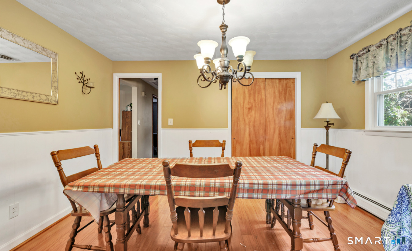 82 Crown Street Trumbull, CT 06611 - Photo 15 of 21