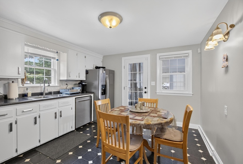 12 Claude Road Chelmsford, MA 01824 - Photo 3 of 40 Gallery Image 3