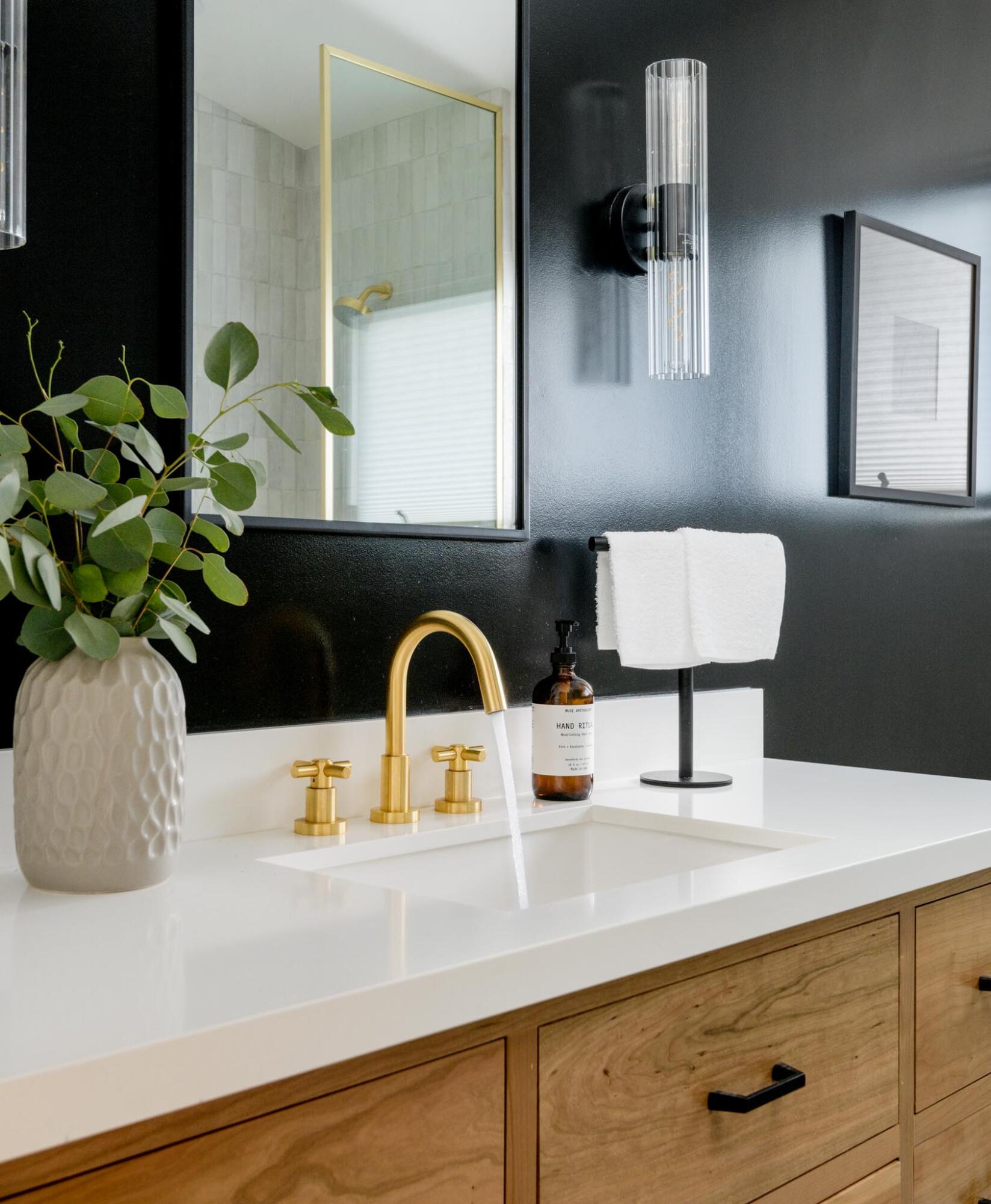 3375 Coldwater Canyon Avenue Studio City, CA 91604 - Photo 13 of 30 Bathroom