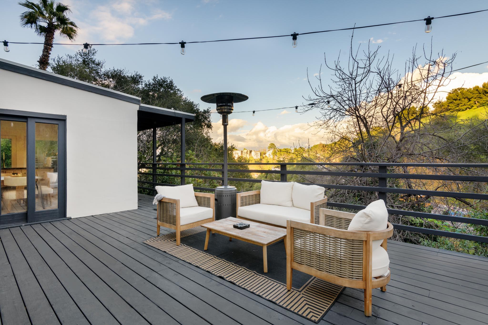 3375 Coldwater Canyon Avenue Studio City, CA 91604 - Photo 21 of 30 Patio