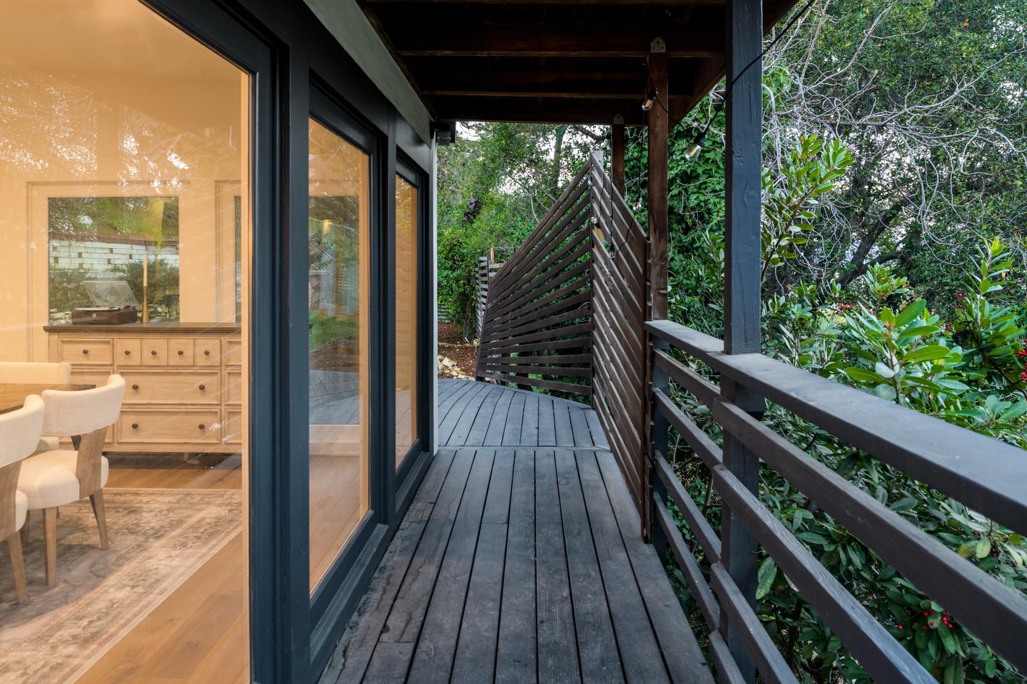 3375 Coldwater Canyon Avenue Studio City, CA 91604 - Photo 22 of 30 Deck