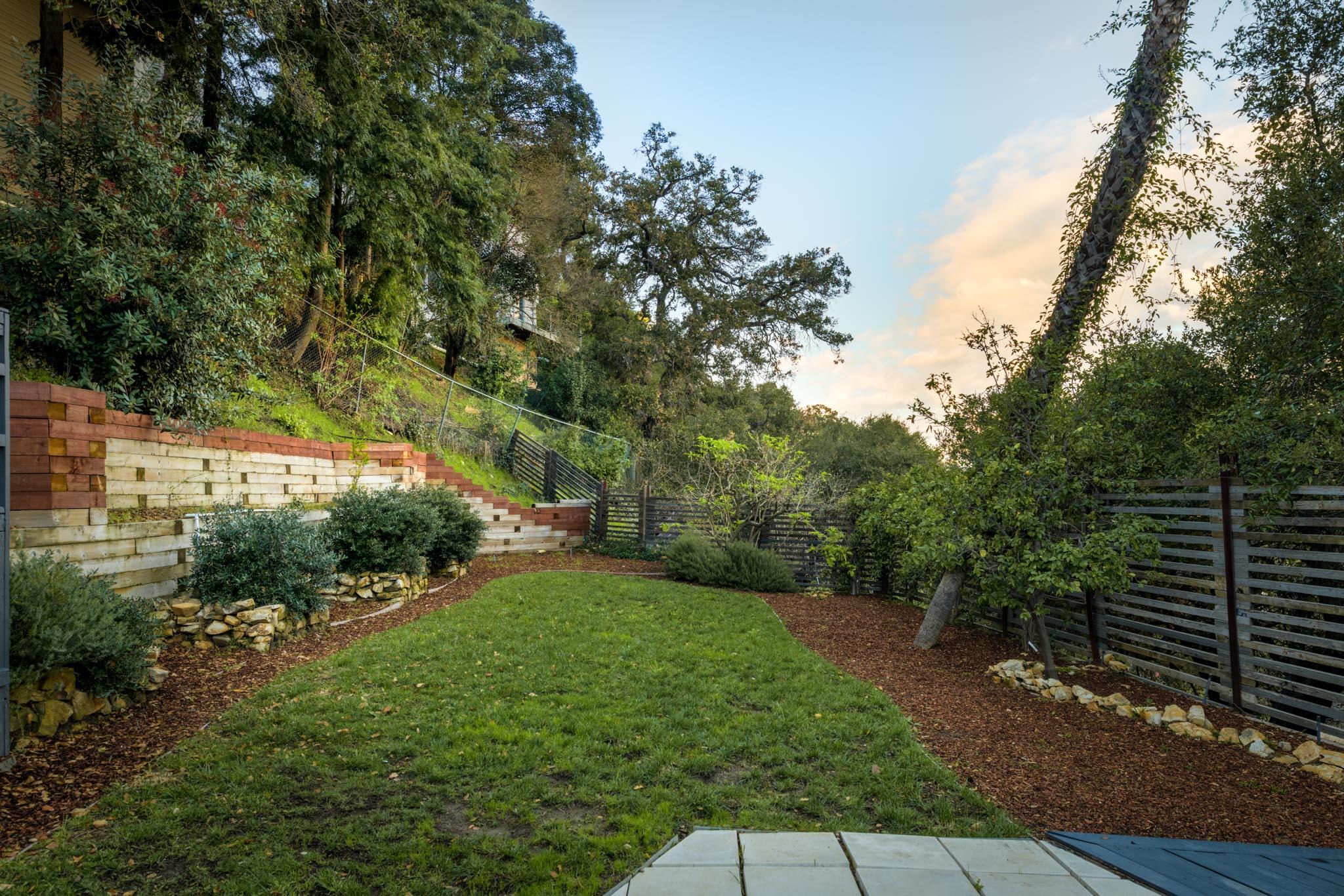 3375 Coldwater Canyon Avenue Studio City, CA 91604 - Photo 26 of 30 Backyard