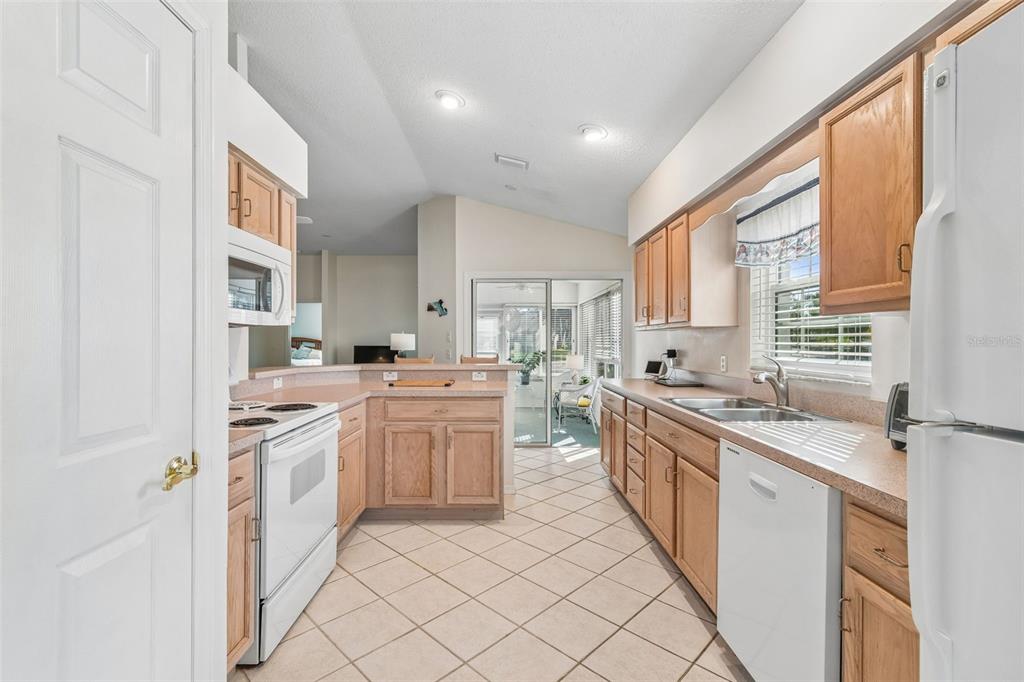 11630 Wheatfield Loop Hudson, FL 34667 - Photo 14 of 64