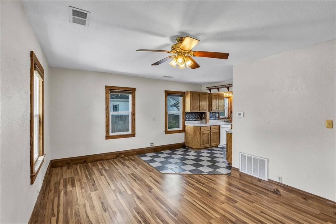 3320 Chestnut Avenue Decatur, IL 62521 - Photo 4 of 26