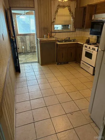 $86,000 | 4450 Holly Avenue, St. Louis, MO 63115