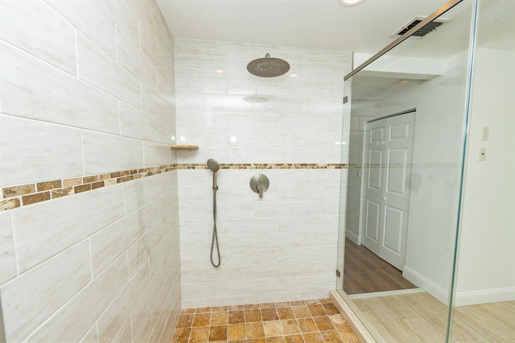 3375 Southwest 181st Terrace Miramar, FL 33029 - Photo 27 of 39 Primary shower