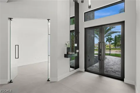 $1,150,000 | 2833 Southwest 17th Place, Cape Coral, FL 33914