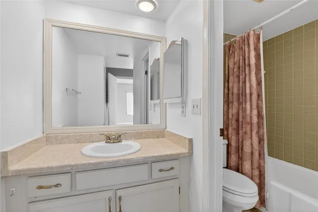 $350,000 | 813 Bahia Del Sol Drive, Unit 34, Ruskin, FL 33570