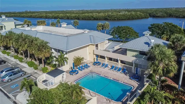 $350,000 | 813 Bahia Del Sol Drive, Unit 34, Ruskin, FL 33570