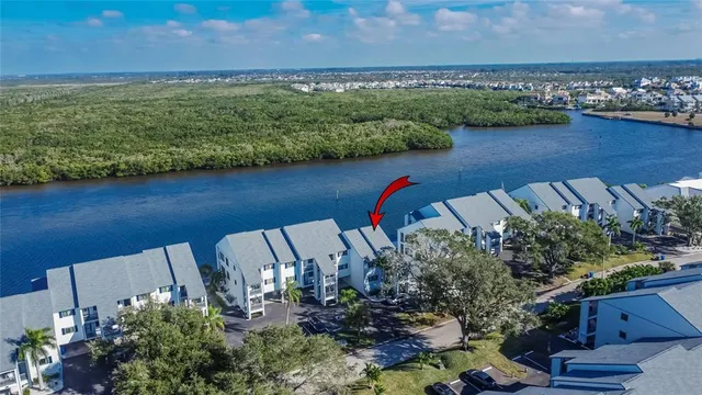 $350,000 | 813 Bahia Del Sol Drive, Unit 34, Ruskin, FL 33570