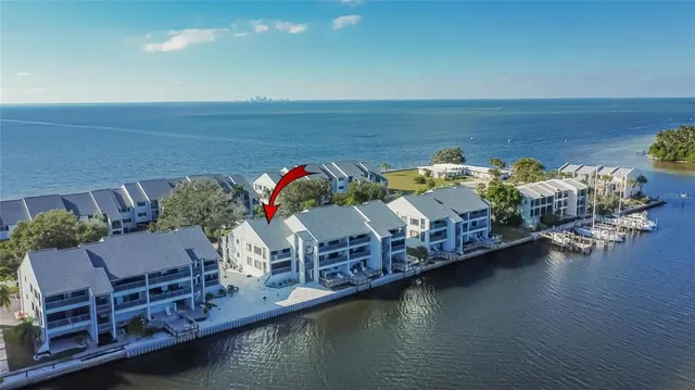 $350,000 | 813 Bahia Del Sol Drive, Unit 34, Ruskin, FL 33570