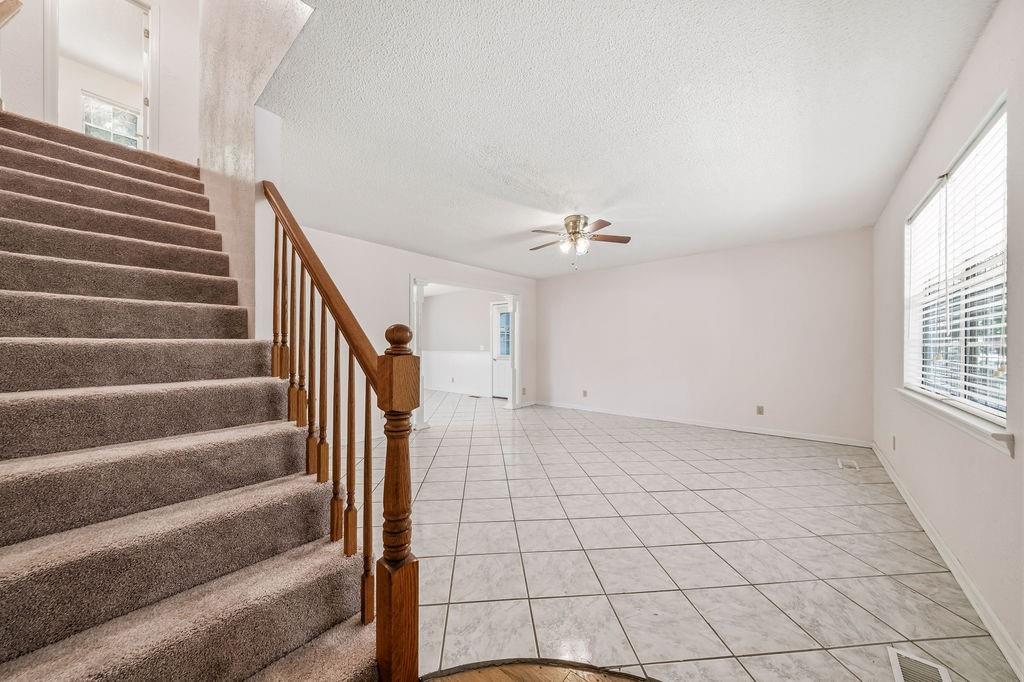 116 Monterey Drive Dalton, GA 30721 - Photo 10 of 39 a view of an entryway