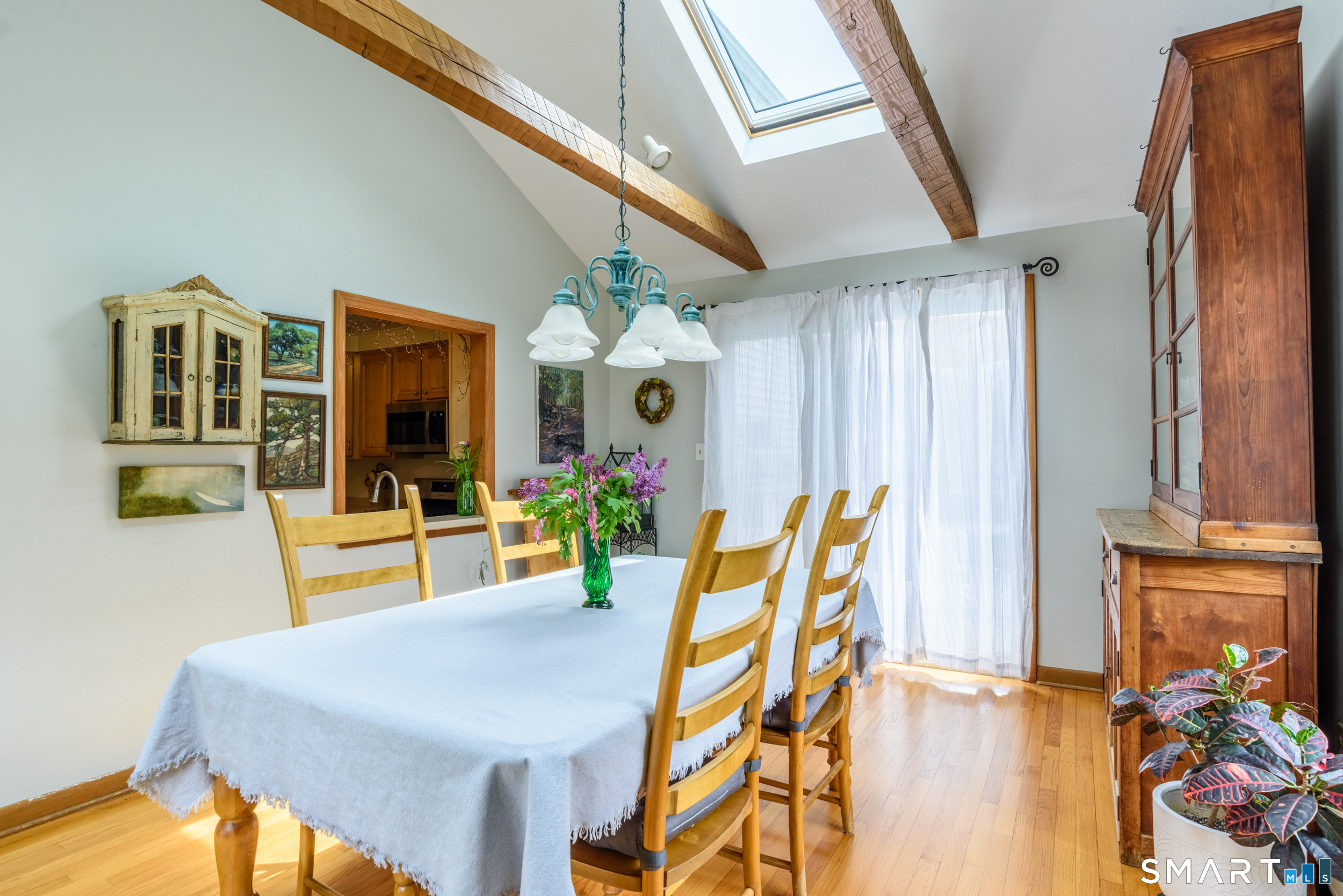 105 Meadow Wood Road Stratford, CT 06614 - Photo 11 of 37