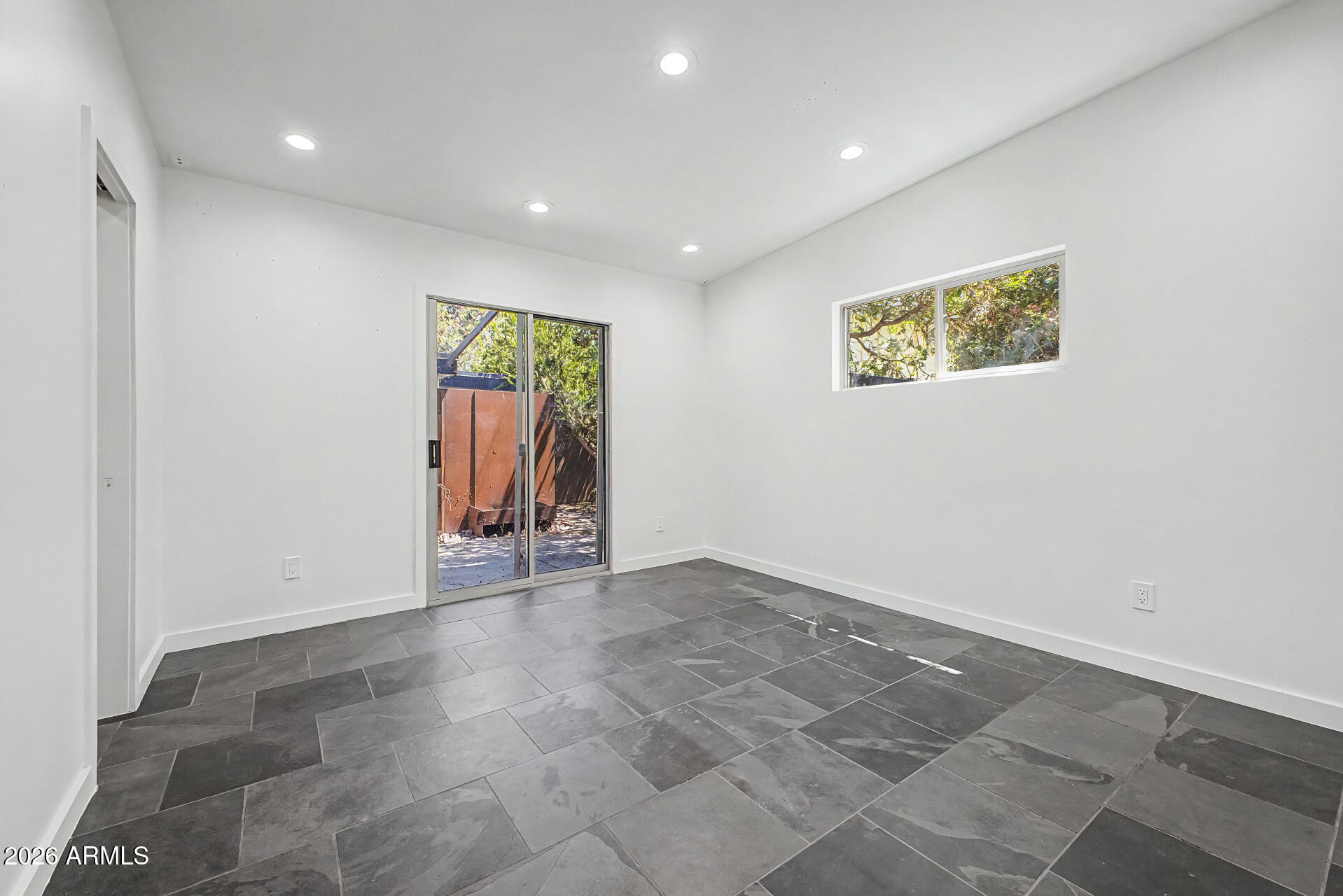 2126 South La Rosa Drive Tempe, AZ 85282 - Photo 11 of 30 Primary Bedroom