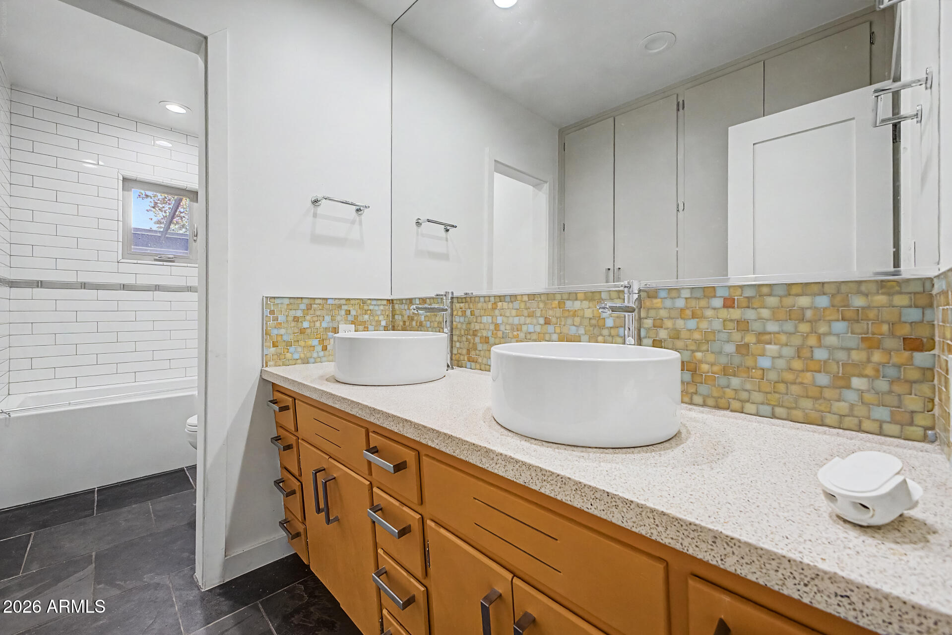 2126 South La Rosa Drive Tempe, AZ 85282 - Photo 20 of 30 Full Bath #2