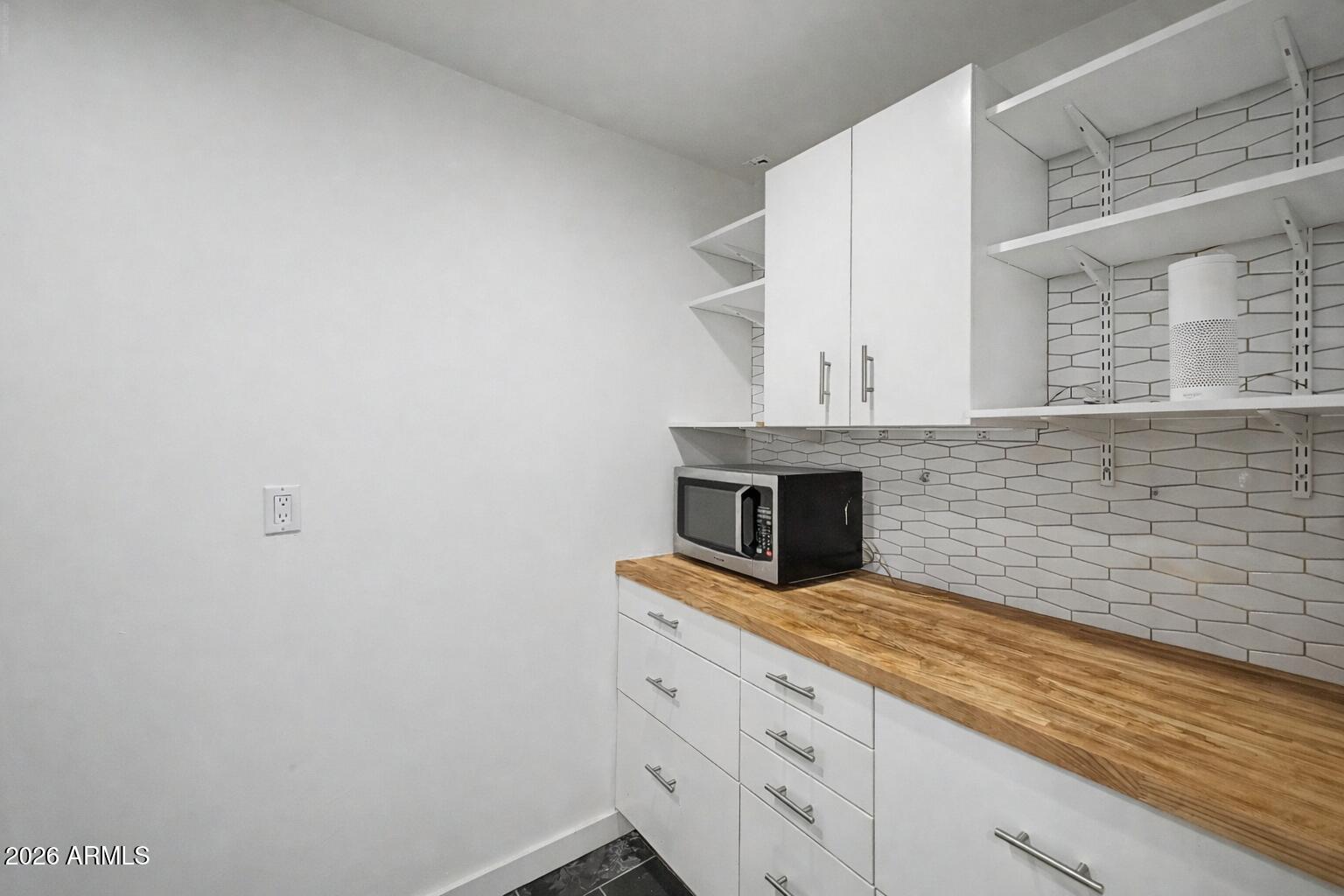 2126 South La Rosa Drive Tempe, AZ 85282 - Photo 27 of 30 Guest House - Kitchen