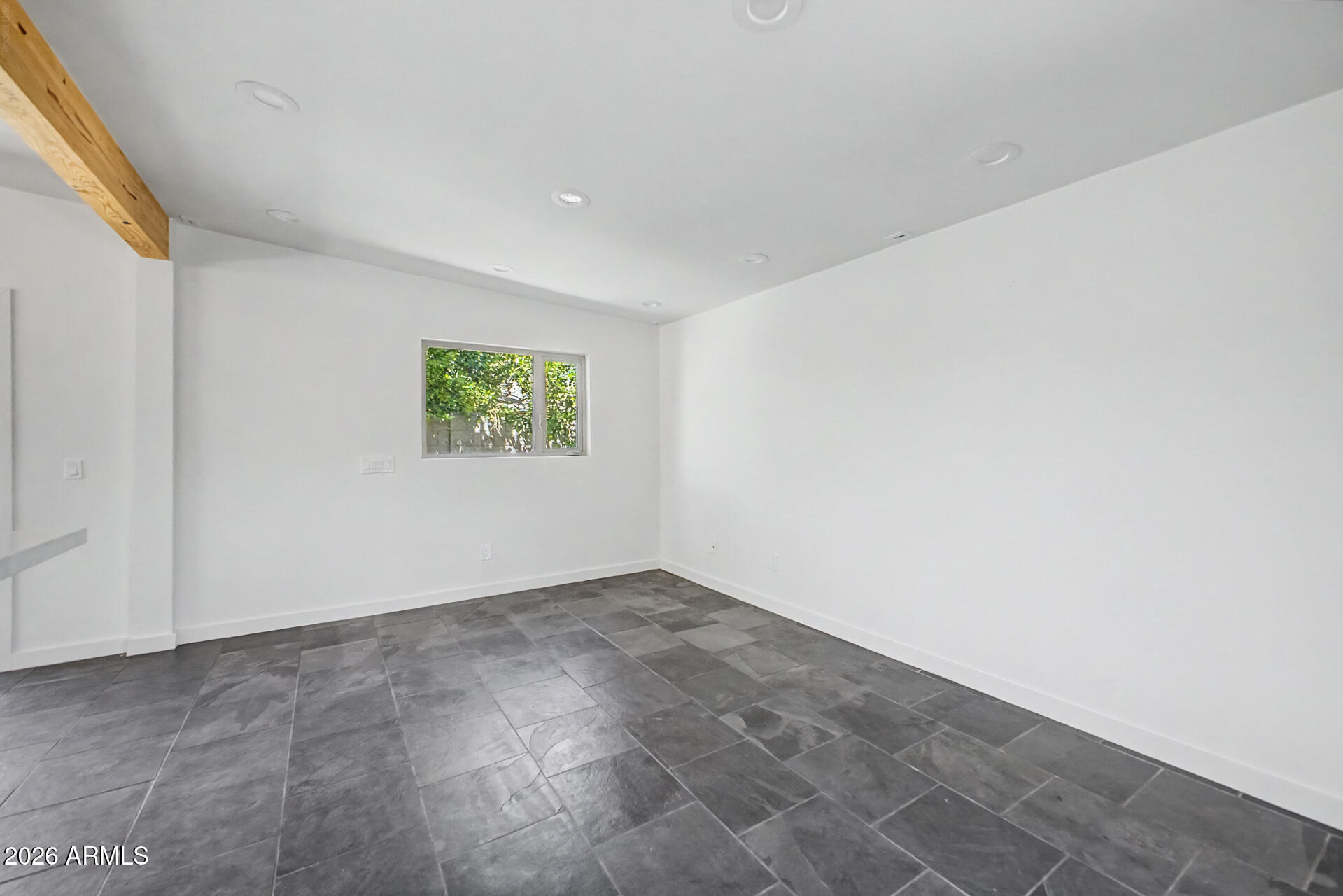 2126 South La Rosa Drive Tempe, AZ 85282 - Photo 7 of 30 Dining / Family Room