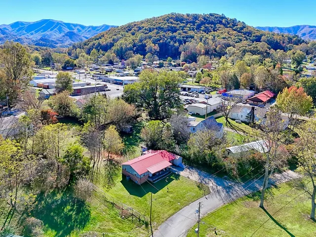 $230,000 | 60 Tarrent Street, Andrews, NC 28901