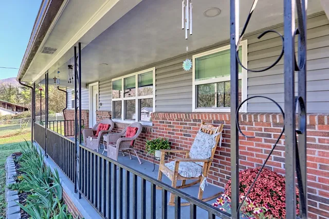 $230,000 | 60 Tarrent Street, Andrews, NC 28901