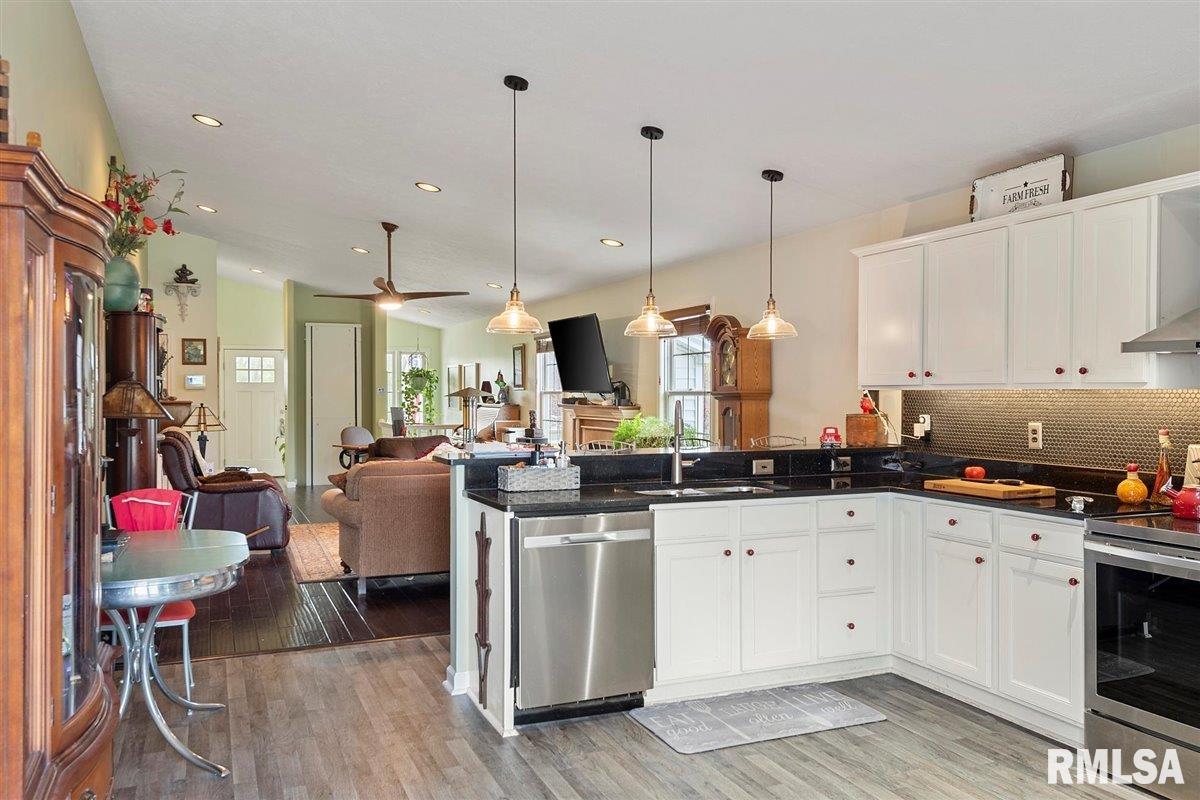 2904 Tanner Road Springfield, IL 62702 - Photo 15 of 48