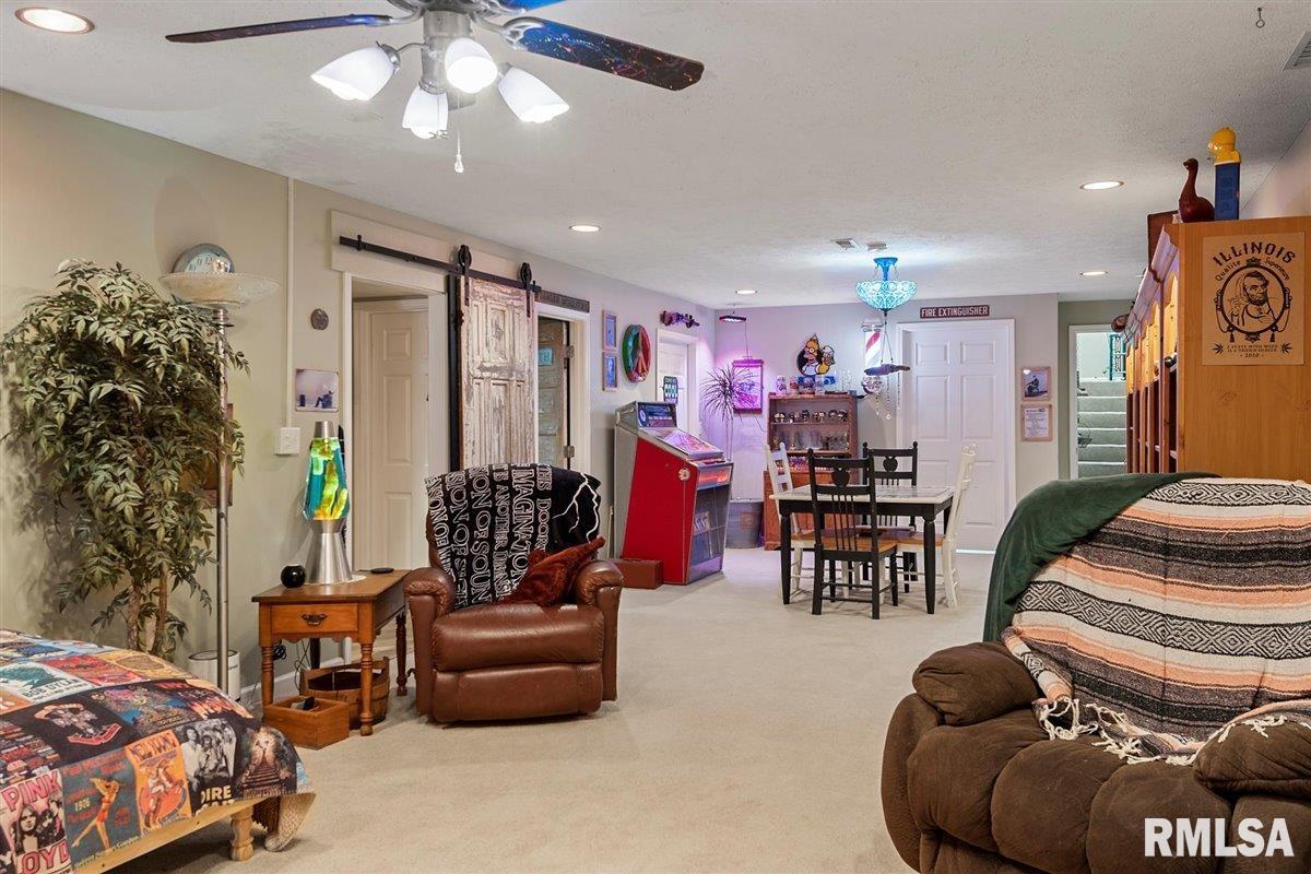 2904 Tanner Road Springfield, IL 62702 - Photo 32 of 48