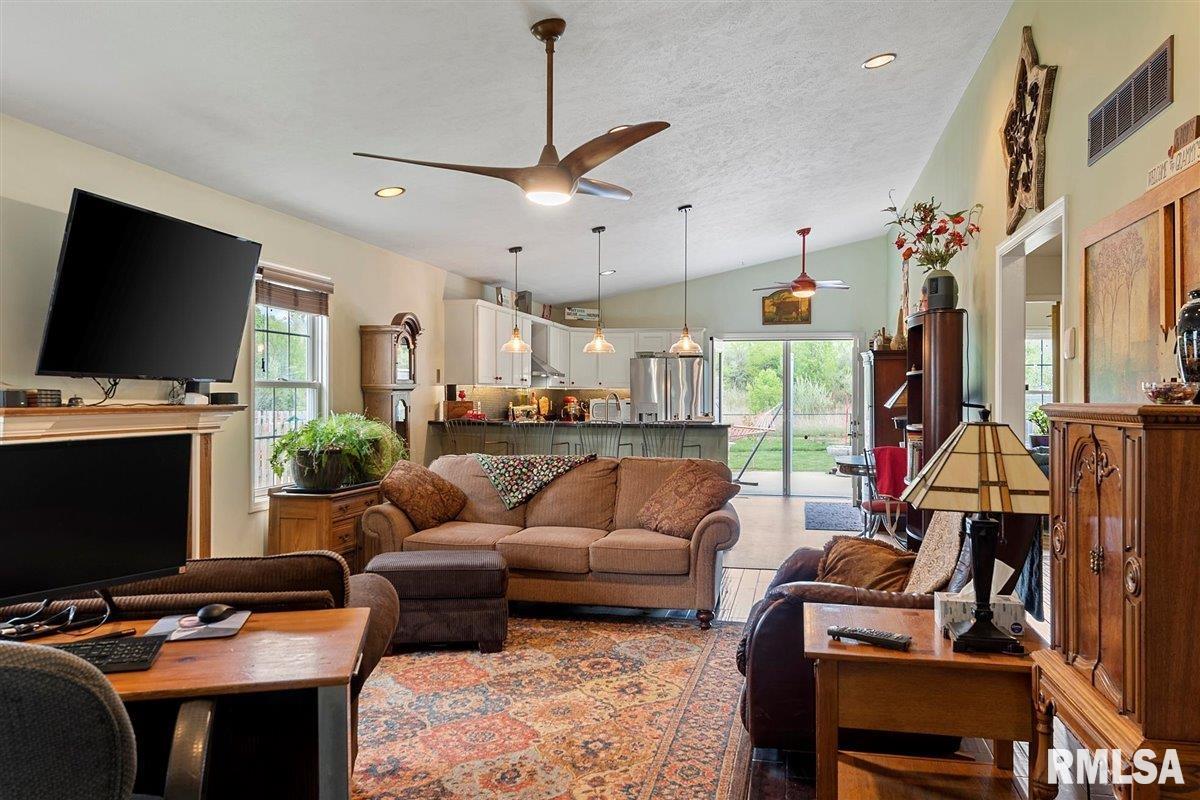 2904 Tanner Road Springfield, IL 62702 - Photo 6 of 48