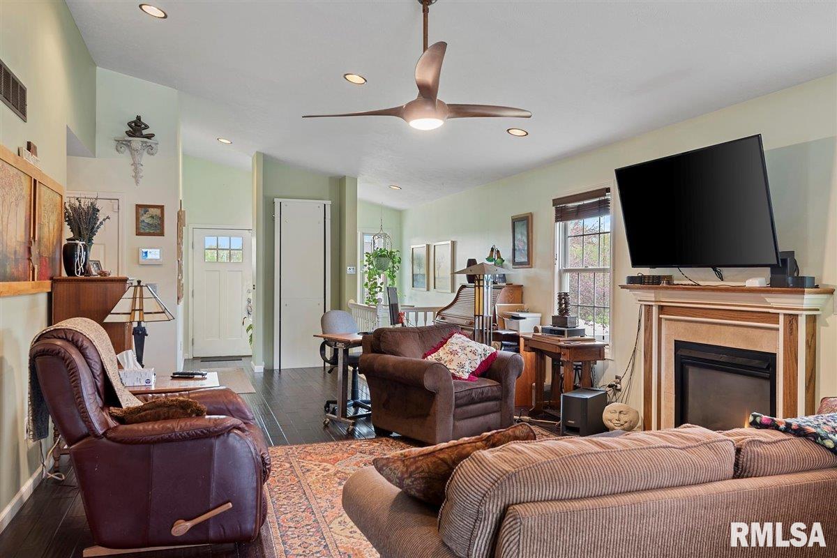 2904 Tanner Road Springfield, IL 62702 - Photo 8 of 48