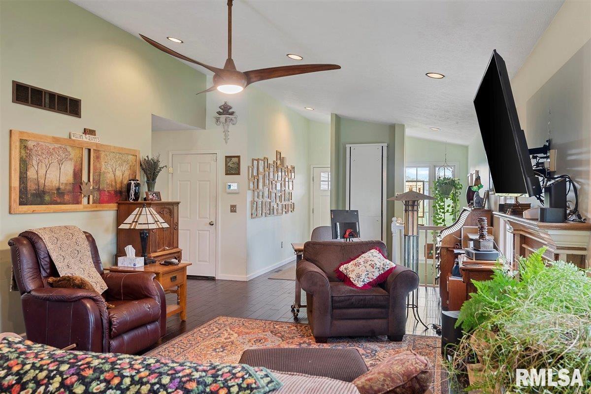 2904 Tanner Road Springfield, IL 62702 - Photo 9 of 48