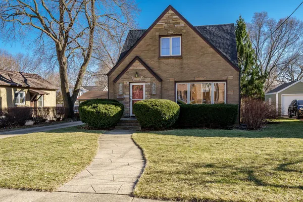 $280,000 | 1656 Oakwood Avenue, Beloit, WI 53511