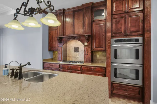 $699,900 | 151 Lakeshire Parkway, Canton, MS 39046