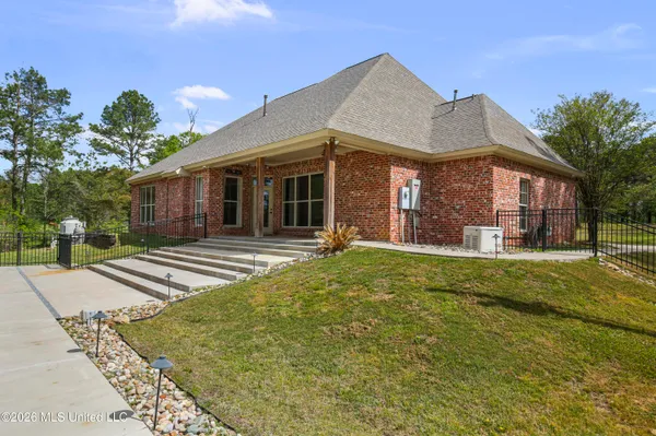$699,900 | 151 Lakeshire Parkway, Canton, MS 39046