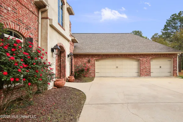 $699,900 | 151 Lakeshire Parkway, Canton, MS 39046