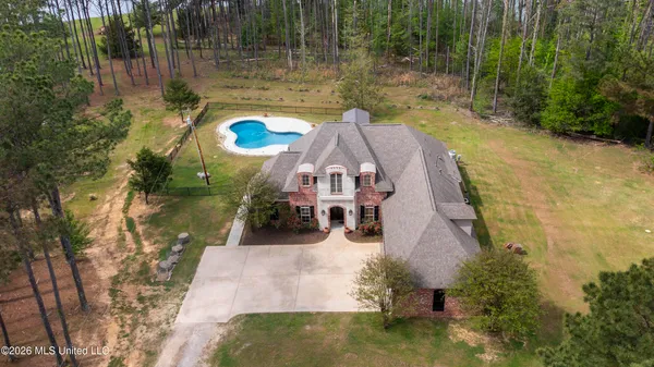 $699,900 | 151 Lakeshire Parkway, Canton, MS 39046