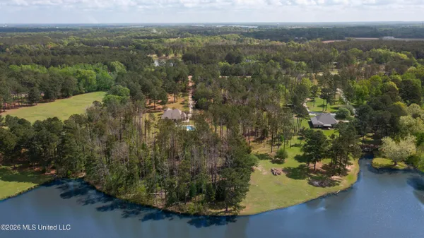 $699,900 | 151 Lakeshire Parkway, Canton, MS 39046