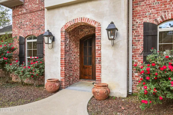 $699,900 | 151 Lakeshire Parkway, Canton, MS 39046