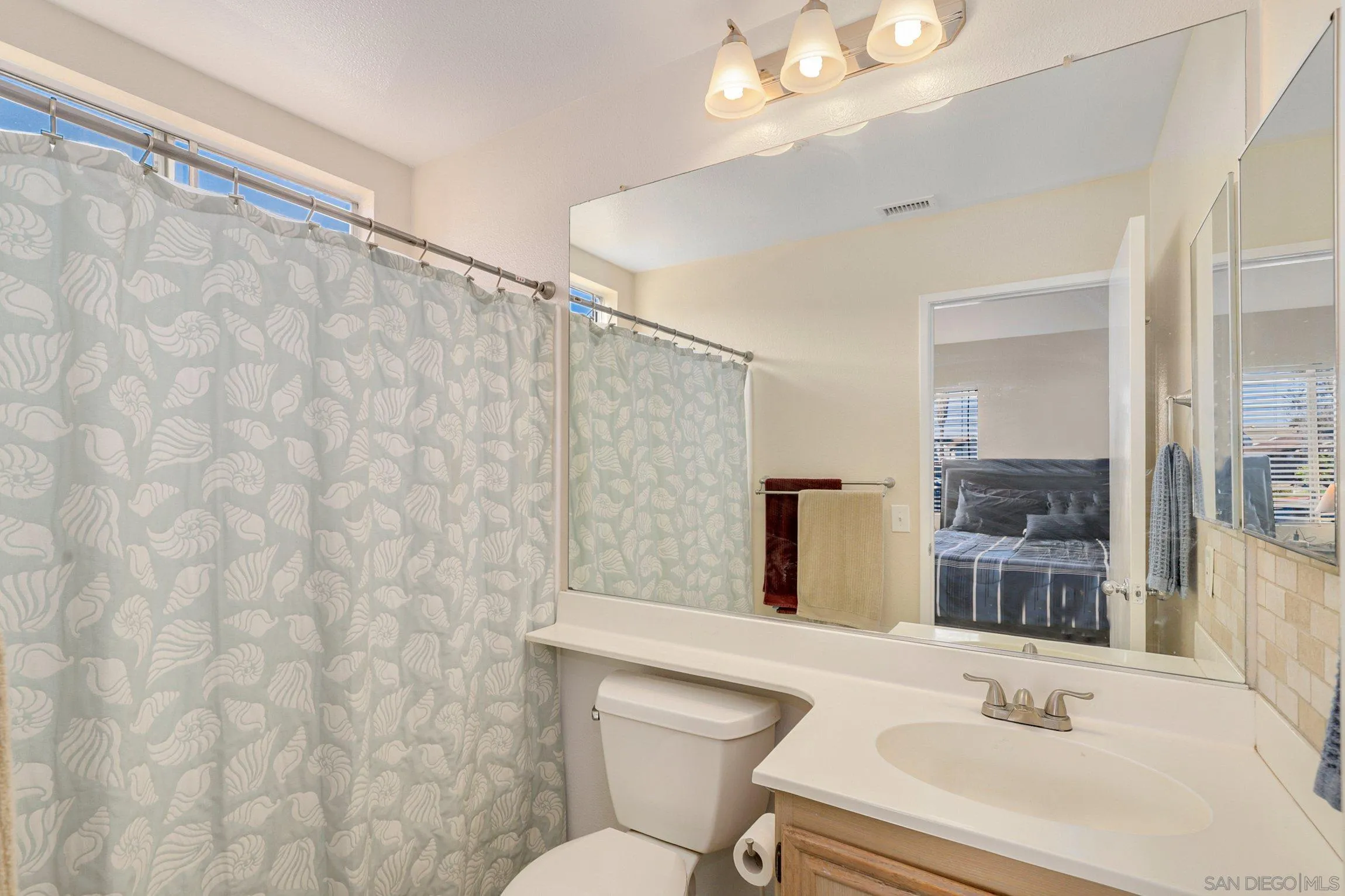 2279 Kings View Circle Spring Valley, CA 91977 - Photo 16 of 20 Gallery Image 16