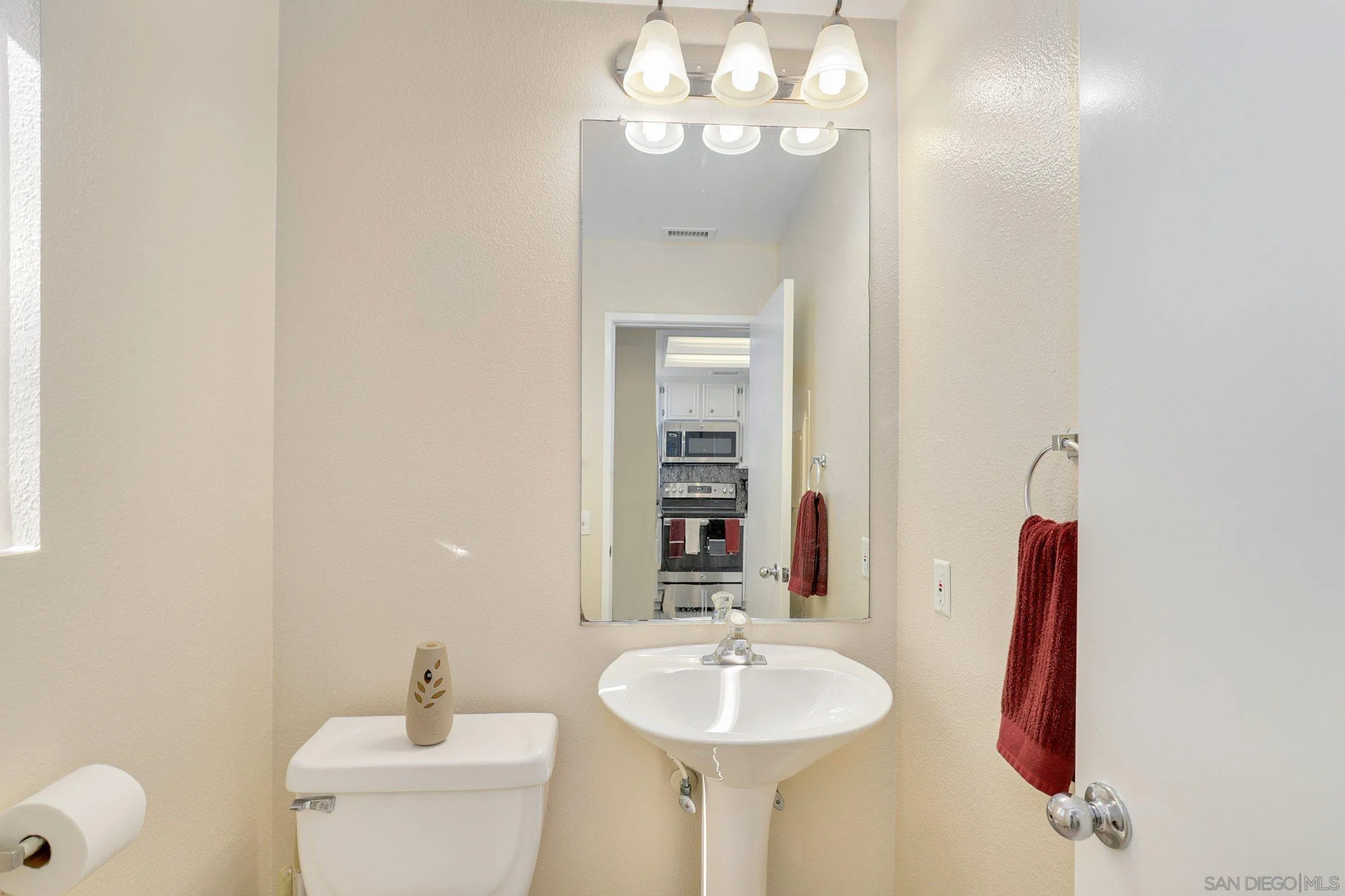 2279 Kings View Circle Spring Valley, CA 91977 - Photo 18 of 20 Gallery Image 18