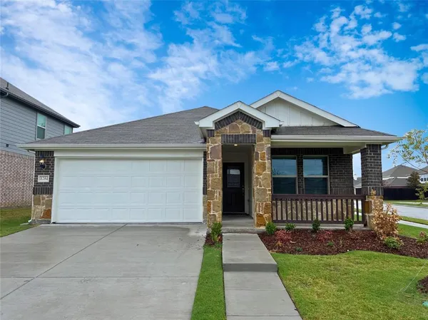$2,400 | 1204 Blue Ridge Place, Royse City, TX 75189
