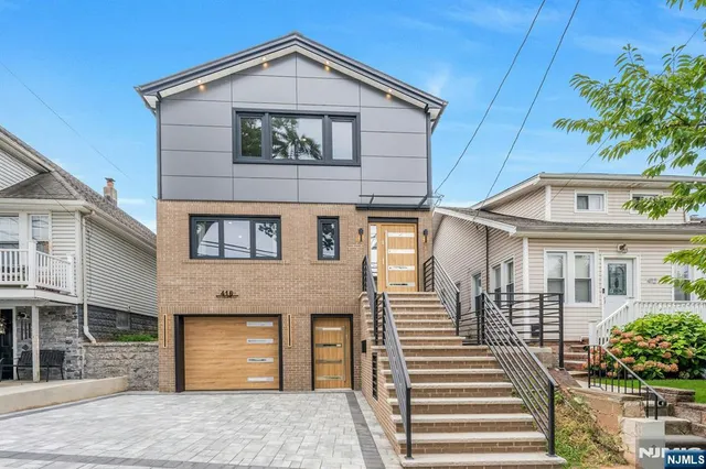 $999,900 | 416 Kingsland Avenue, Lyndhurst, NJ 07071