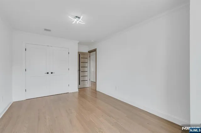 $999,900 | 416 Kingsland Avenue, Lyndhurst, NJ 07071