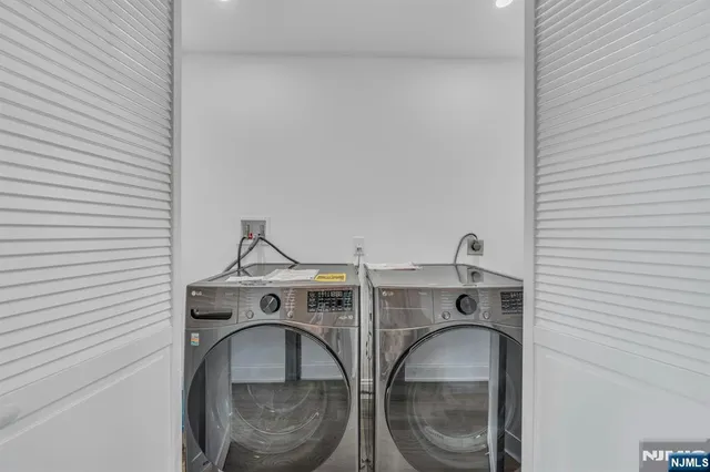 $999,900 | 416 Kingsland Avenue, Lyndhurst, NJ 07071