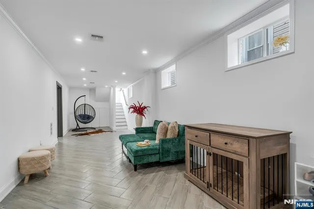 $999,900 | 416 Kingsland Avenue, Lyndhurst, NJ 07071