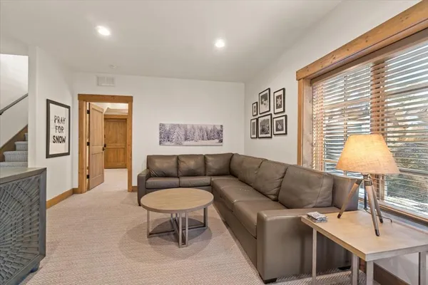 $1,185,000 | 67 Golden Bar Court, Donnelly, ID 83615