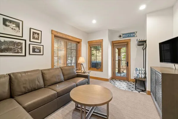 $1,185,000 | 67 Golden Bar Court, Donnelly, ID 83615